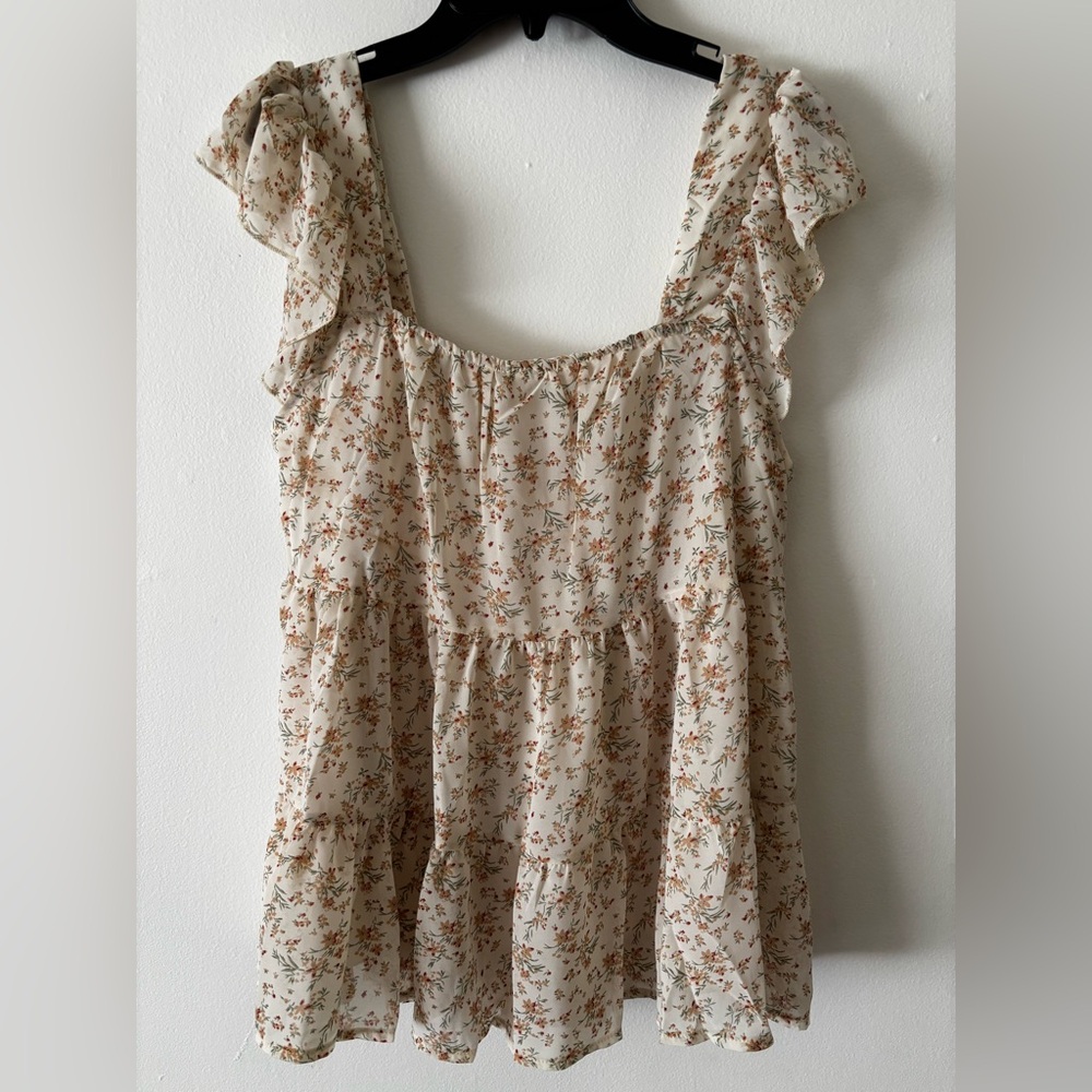 SHEIN Cream Floral Ruffle Sleeve Flowy Girly Top size medium new without tags